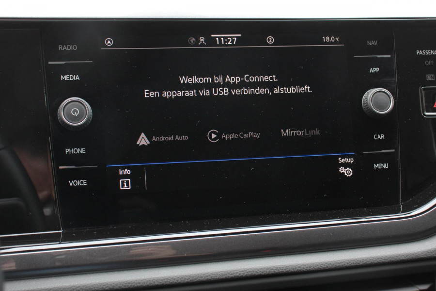 Volkswagen Polo 1.0 TSI 95pk DSG Style Navigatie Apple Carplay/Android Auto Parkeersensoren Park Assist Adaptieve Cruise Control Stoelverwarming Airco Digitale cockpit
