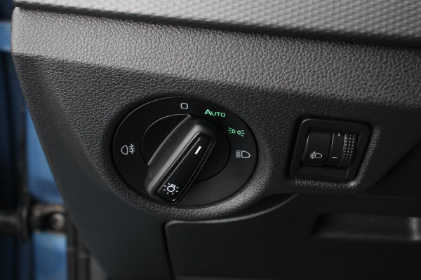 Škoda Kamiq 1.0 TSI 110 pk DSG Scoutline Dynamic Navigatie Apple Carplay/ Android Auto Camera Adaptieve cruise control Stoelverwarming Wegklapbare trekhaak LED-verlichting voor