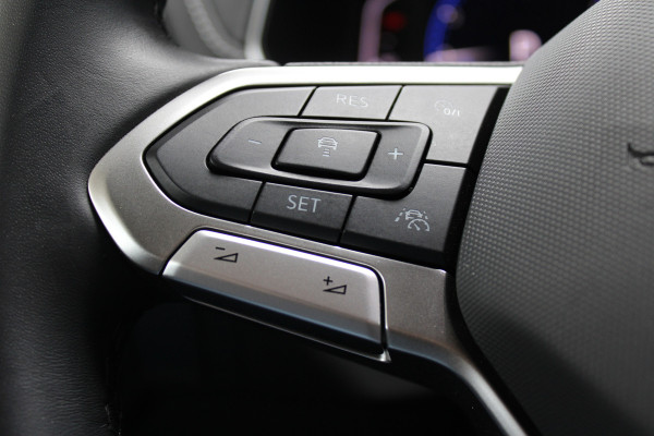 Volkswagen T-Cross 1.0 TSI R-Line | Adaptieve cruise | Achteruitrijcamera | IQ-Light
