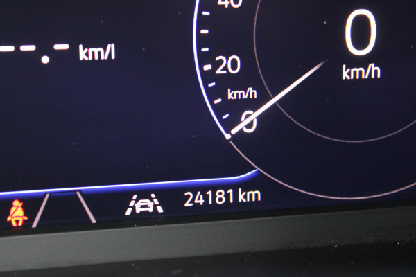 Volkswagen T-Cross 1.0 TSI R-Line | Adaptieve cruise | Achteruitrijcamera | IQ-Light