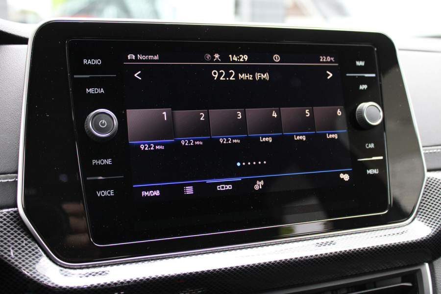 Volkswagen T-Cross 1.0 TSI R-Line | Adaptieve cruise | Achteruitrijcamera | IQ-Light