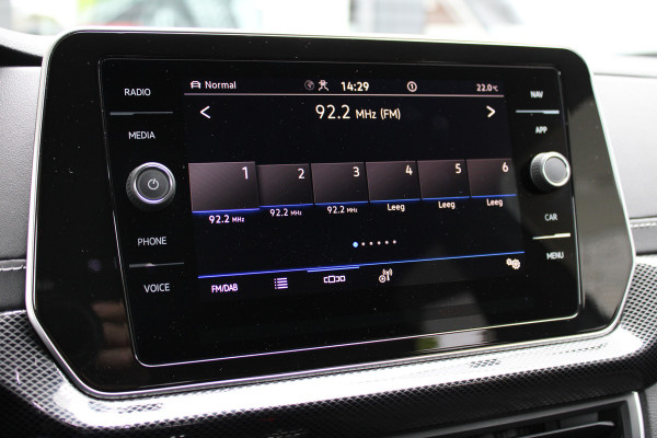 Volkswagen T-Cross 1.0 TSI R-Line | Adaptieve cruise | Achteruitrijcamera | IQ-Light