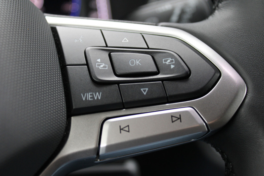Volkswagen T-Cross 1.0 TSI R-Line | Adaptieve cruise | Achteruitrijcamera | IQ-Light