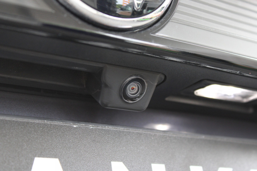 Volkswagen T-Cross 1.0 TSI R-Line | Adaptieve cruise | Achteruitrijcamera | IQ-Light