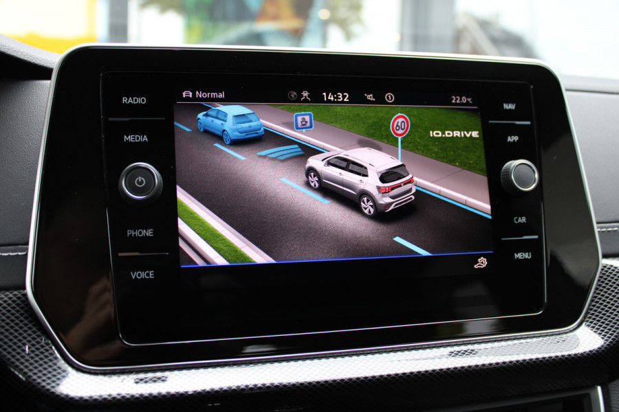 Volkswagen T-Cross 1.0 TSI R-Line | Adaptieve cruise | Achteruitrijcamera | IQ-Light
