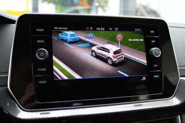 Volkswagen T-Cross 1.0 TSI R-Line | Adaptieve cruise | Achteruitrijcamera | IQ-Light