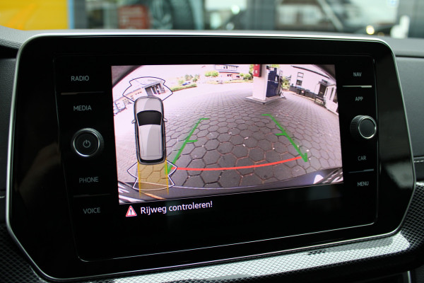 Volkswagen T-Cross 1.0 TSI R-Line | Adaptieve cruise | Achteruitrijcamera | IQ-Light