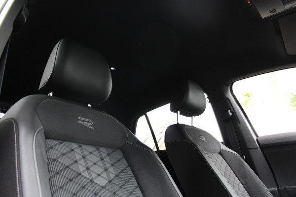 Volkswagen T-Cross 1.0 TSI R-Line | Adaptieve cruise | Achteruitrijcamera | IQ-Light