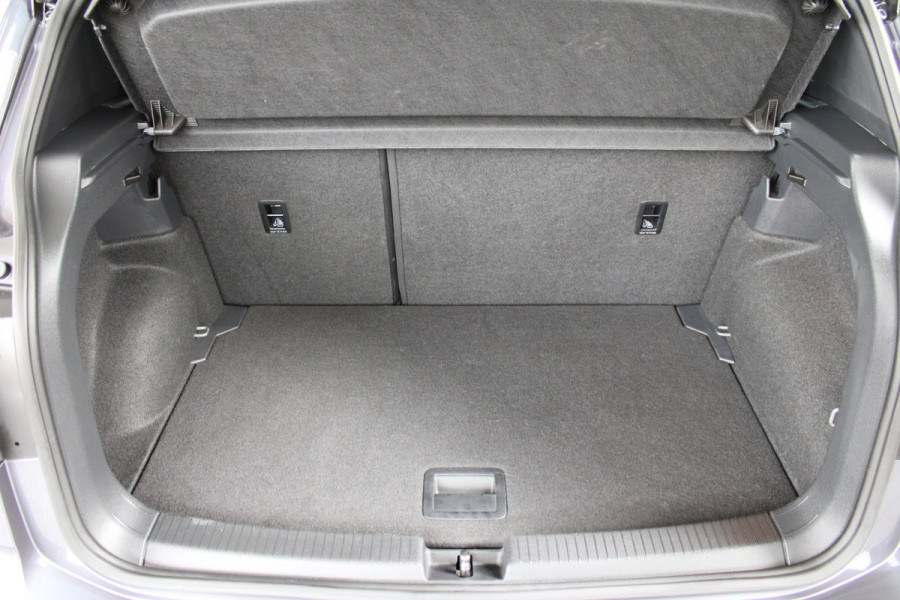 Volkswagen T-Cross 1.0 TSI R-Line | Adaptieve cruise | Achteruitrijcamera | IQ-Light