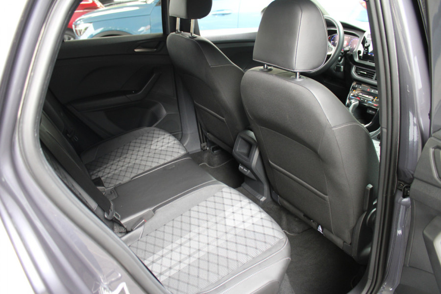 Volkswagen T-Cross 1.0 TSI R-Line | Adaptieve cruise | Achteruitrijcamera | IQ-Light