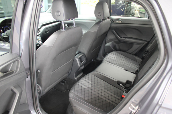 Volkswagen T-Cross 1.0 TSI R-Line | Adaptieve cruise | Achteruitrijcamera | IQ-Light