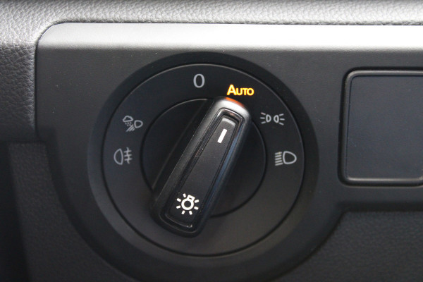Volkswagen T-Cross 1.0 TSI R-Line | Adaptieve cruise | Achteruitrijcamera | IQ-Light