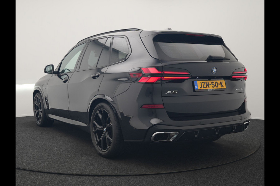 BMW X5 xDrive50e M Sport PHEV 490pk Dealer O.H. | Panodak | Luchtvering | Adaptive Cruise | Head Up | 360 Camera | Harman / Kardon | Lederen Sportstoelen Memory & Verwarmd | Sfeerverlichting | Apple Carplay | Keyless | Blis | 20"L.M | Plug