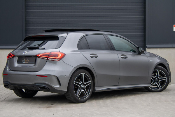 Mercedes-Benz A-Klasse 180 Edition AMG Line Pano Camera Burmester Stoelverwarming LED