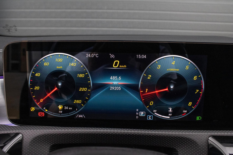 Mercedes-Benz A-Klasse 180 Edition AMG Line Pano Camera Burmester Stoelverwarming LED