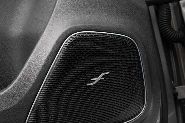 Mercedes-Benz A-Klasse 180 Edition AMG Line Pano Camera Burmester Stoelverwarming LED