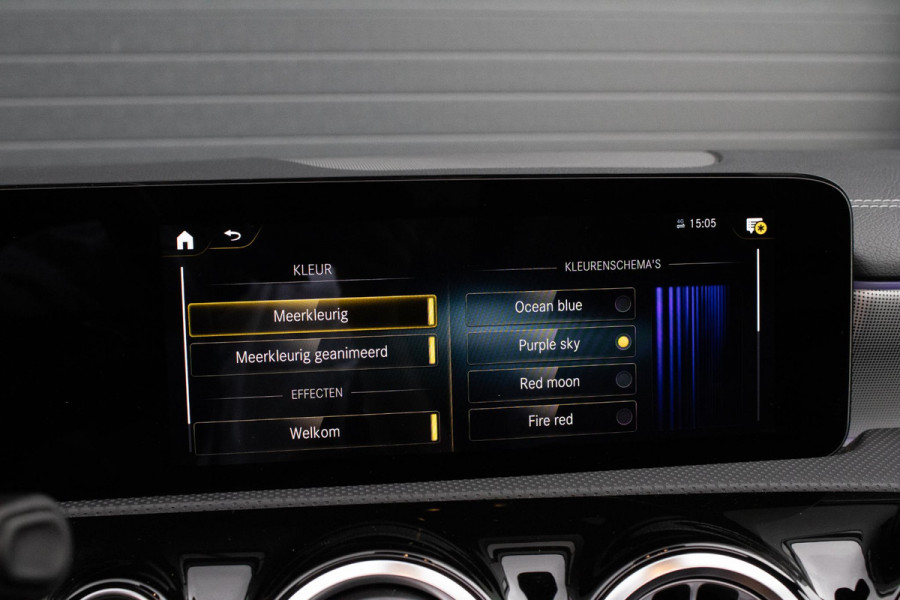 Mercedes-Benz A-Klasse 180 Edition AMG Line Pano Camera Burmester Stoelverwarming LED