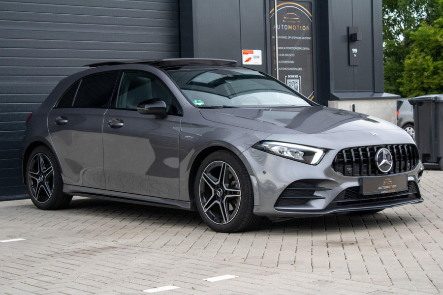 Mercedes-Benz A-Klasse 180 Edition AMG Line Pano Camera Burmester Stoelverwarming LED