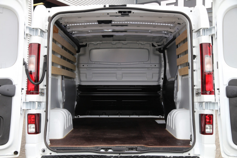 Renault Trafic 2.0 DCI 170 | Aut. | L1H1 | Navi | Trekhaak | Camera | Cruise..