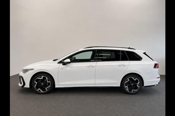 Volkswagen Golf Variant 1.5 eTSI R-Line Business Digital Cockpit 12.9 inch Touchscreen Camera ACC Lane Assist Side Assist CarPlay DAB Climatronic Stoelverwarming Privacy Glass 17 inch LM Velgen Pure White