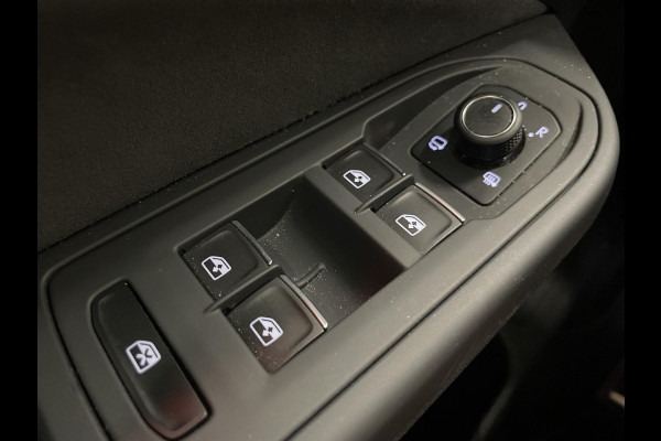 Volkswagen Golf Variant 1.5 eTSI R-Line Business Digital Cockpit 12.9 inch Touchscreen Camera ACC Lane Assist Side Assist CarPlay DAB Climatronic Stoelverwarming Privacy Glass 17 inch LM Velgen Pure White
