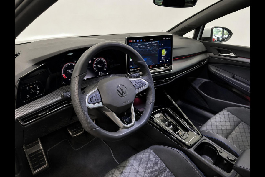 Volkswagen Golf Variant 1.5 eTSI R-Line Business Digital Cockpit 12.9 inch Touchscreen Camera ACC Lane Assist Side Assist CarPlay DAB Climatronic Stoelverwarming Privacy Glass 17 inch LM Velgen Pure White