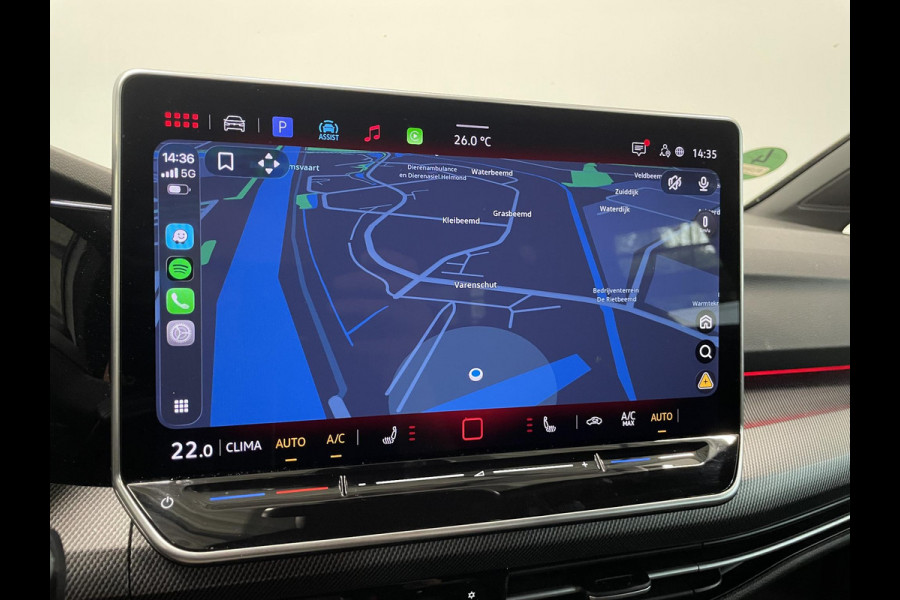 Volkswagen Golf Variant 1.5 eTSI R-Line Business Digital Cockpit 12.9 inch Touchscreen Camera ACC Lane Assist Side Assist CarPlay DAB Climatronic Stoelverwarming Privacy Glass 17 inch LM Velgen Pure White