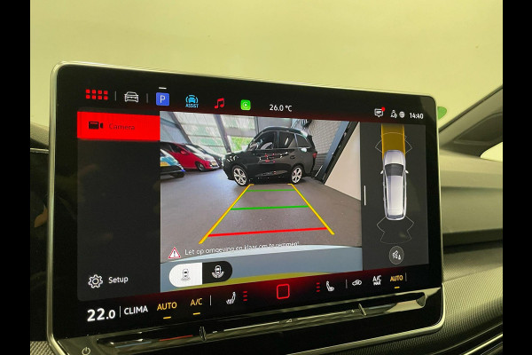 Volkswagen Golf Variant 1.5 eTSI R-Line Business Digital Cockpit 12.9 inch Touchscreen Camera ACC Lane Assist Side Assist CarPlay DAB Climatronic Stoelverwarming Privacy Glass 17 inch LM Velgen Pure White