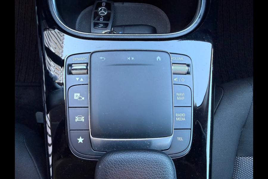Mercedes-Benz A-Klasse 250 e /Apple CarPlay /18 inch AMG /Navigatie /Stoelverwarming