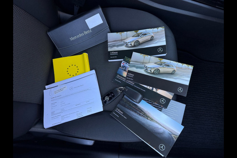 Mercedes-Benz A-Klasse 250 e /Apple CarPlay /18 inch AMG /Navigatie /Stoelverwarming