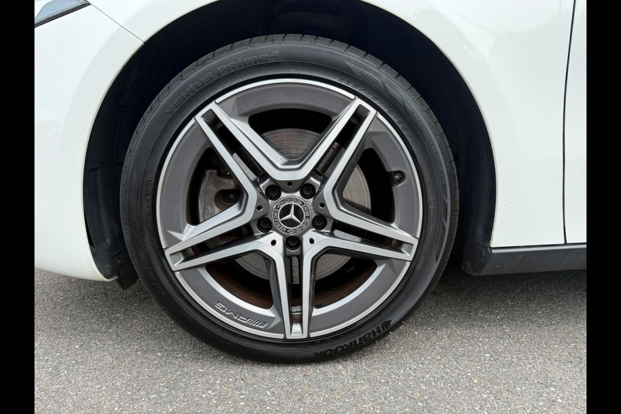 Mercedes-Benz A-Klasse 250 e /Apple CarPlay /18 inch AMG /Navigatie /Stoelverwarming