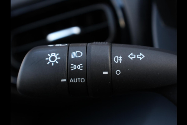 Toyota Yaris Hatchback Climate control Cruise control Camera Navigatie Bluetooth