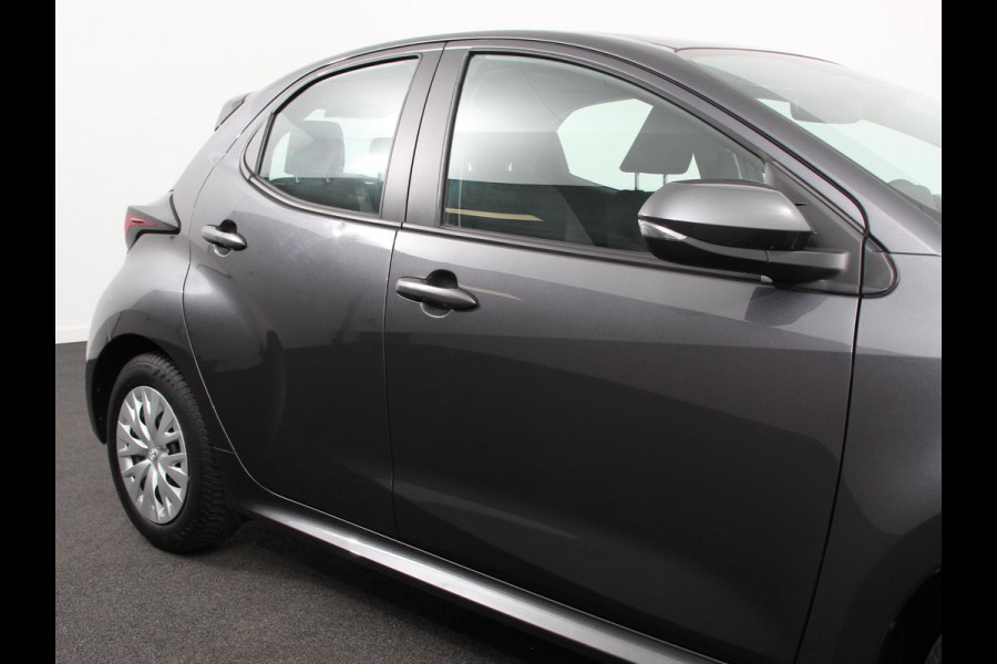 Toyota Yaris Hatchback Climate control Cruise control Camera Navigatie Bluetooth