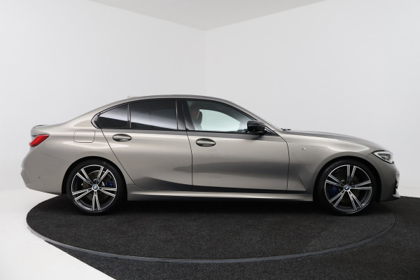 BMW 3-serie 330i High Executive Edition (PANORAMADAK, HEAD-UP, HARMAN/KARDON, 360 CAMERA, SFEERVERLICHTING, DEALER ONDERHOUDEN)