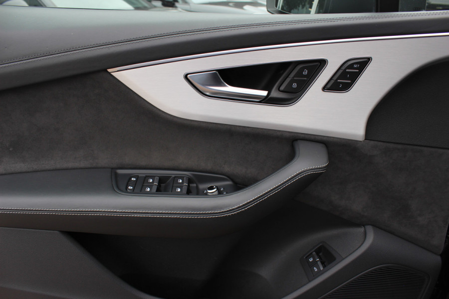 Audi Q7 60 TFSI e quattro Pro Line S Competition / Trekhaak / Panoramadak / 360Camera / Head-up / Softclose / Laser LED / Luchtvering / 22'' / B&O / RS Seats / Keyless / Stuur+Stoelverwarming / Dodehoek / DAB / ACC