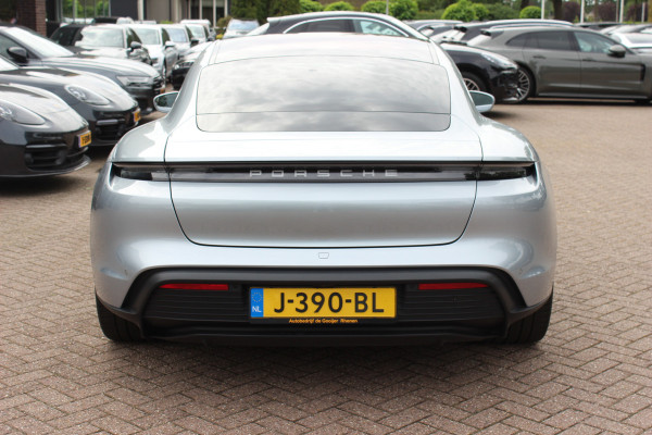Porsche Taycan 4S Performance 84 kWh / SoH 91,9% / 38.845 km! /  Panoramadak / Camera / Passenger Display / Luchtvering / 21'' / Bose / Stoelverwarming / DAB / Cruise Control