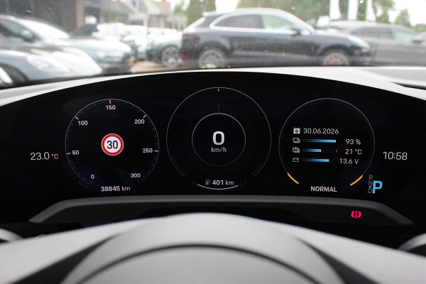 Porsche Taycan 4S Performance 84 kWh / SoH 91,9% / 38.845 km! /  Panoramadak / Camera / Passenger Display / Luchtvering / 21'' / Bose / Stoelverwarming / DAB / Cruise Control