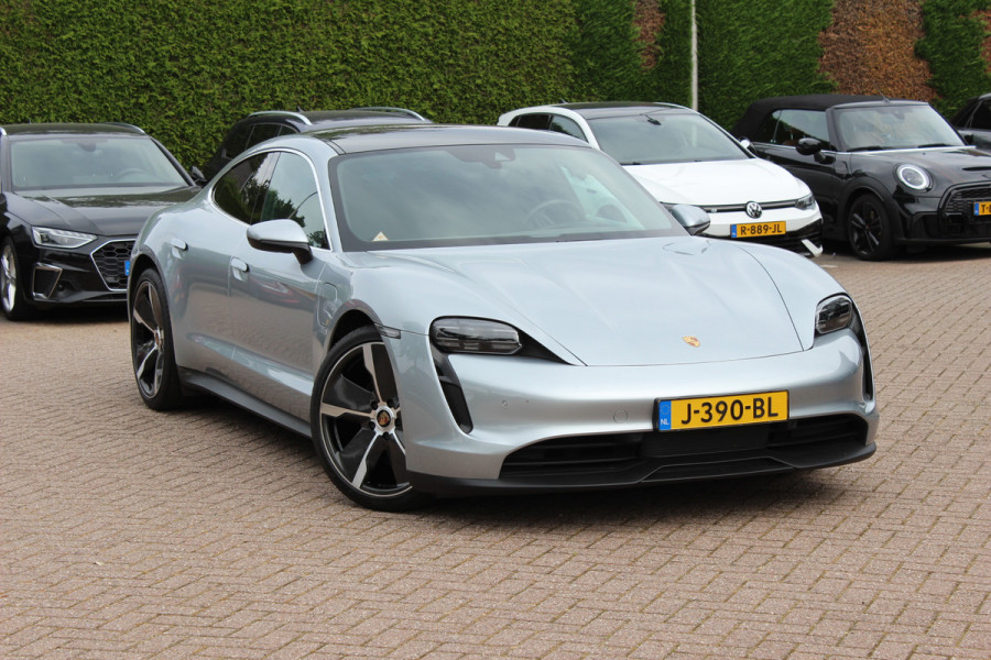 Porsche Taycan 4S Performance 84 kWh / SoH 91,9% / 38.845 km! /  Panoramadak / Camera / Passenger Display / Luchtvering / 21'' / Bose / Stoelverwarming / DAB / Cruise Control