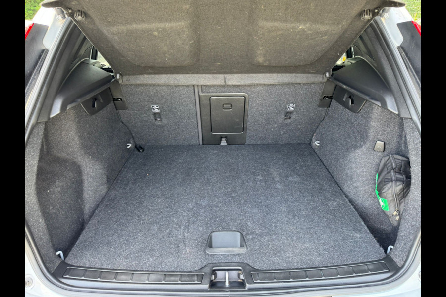 Volvo XC40 1.5 T4 PHEV 211PK AUT. RECHARGE INSCRIPTION TREKHAAK/NAVI/CAMERA/CARPLAY