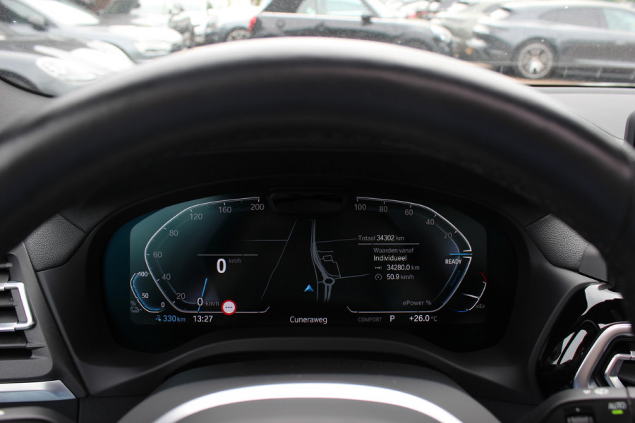 BMW iX3 High Executive 80 kWh / SoH 95,6% / Trekhaak / Panoramadak / 360Camera / Head-up / 20'' / Leder / Harman Kardon / Sfeerverlichting / Dodehoek / DAB / Stoelverwarming / ACC