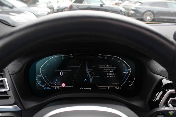 BMW iX3 High Executive 80 kWh / SoH 95,6% / Trekhaak / Panoramadak / 360Camera / Head-up / 20'' / Leder / Harman Kardon / Sfeerverlichting / Dodehoek / DAB / Stoelverwarming / ACC