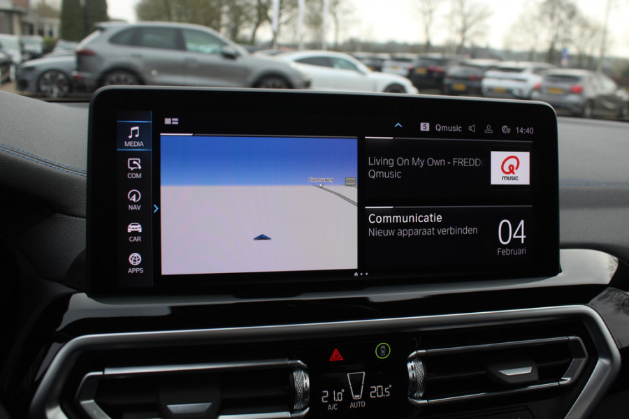 BMW iX3 High Executive 80 kWh / SoH 95,6% / Trekhaak / Panoramadak / 360Camera / Head-up / 20'' / Leder / Harman Kardon / Sfeerverlichting / Dodehoek / DAB / Stoelverwarming / ACC