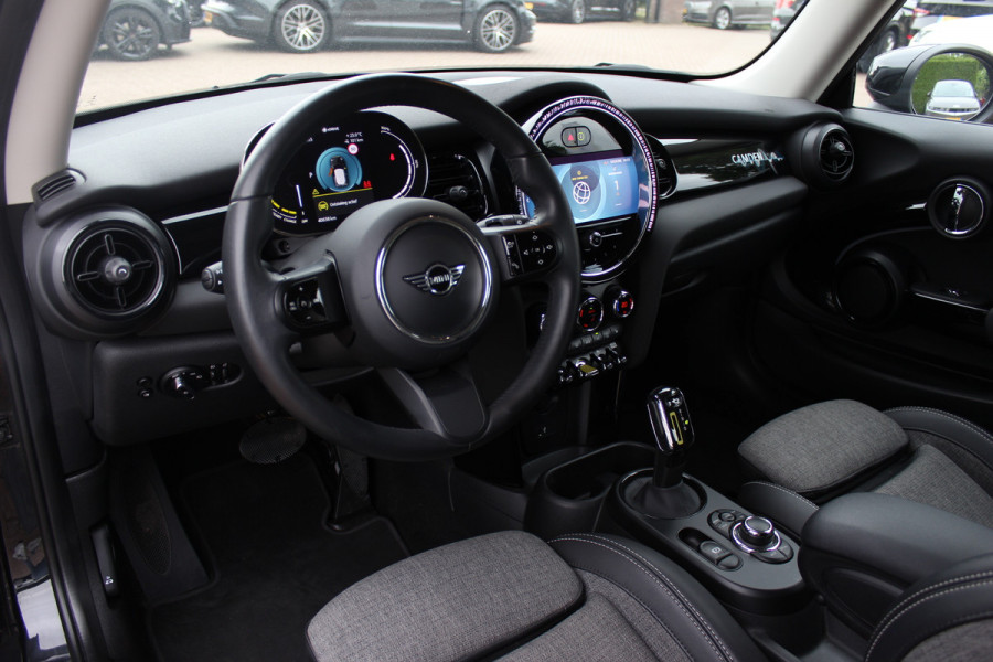 MINI Mini Electric Camden Edition 33 kWh / SoH 95,2% / CarPlay / Half Leder / Parkeerhulp achter / 16'' / Stoelverwarming / DAB / Cruise Control