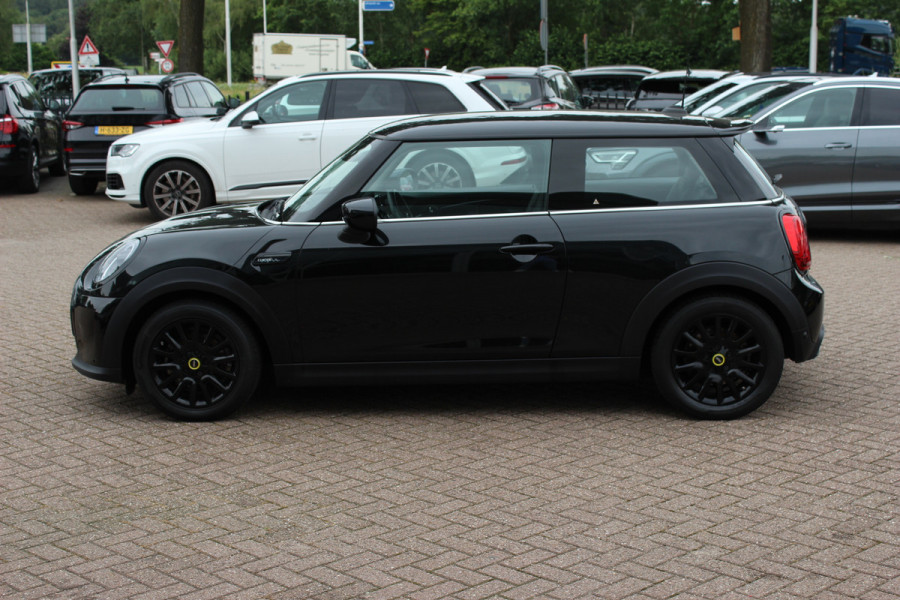 MINI Mini Electric Camden Edition 33 kWh / SoH 95,2% / CarPlay / Half Leder / Parkeerhulp achter / 16'' / Stoelverwarming / DAB / Cruise Control