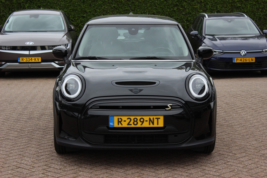 MINI Mini Electric Camden Edition 33 kWh / SoH 95,2% / CarPlay / Half Leder / Parkeerhulp achter / 16'' / Stoelverwarming / DAB / Cruise Control