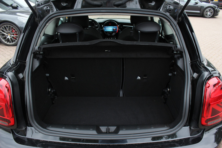 MINI Mini Electric Camden Edition 33 kWh / SoH 95,2% / CarPlay / Half Leder / Parkeerhulp achter / 16'' / Stoelverwarming / DAB / Cruise Control