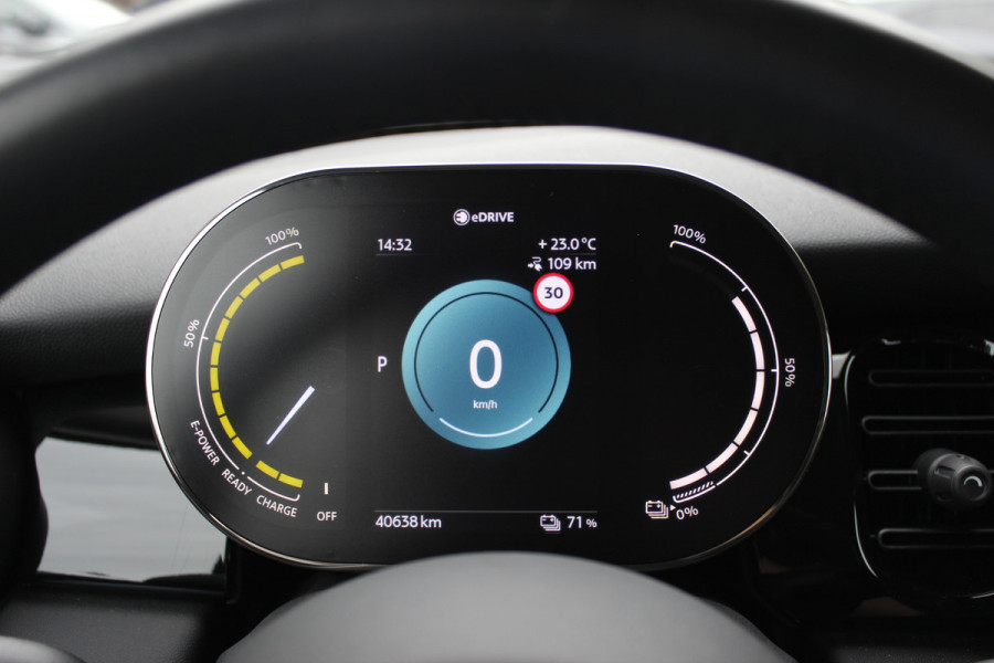 MINI Mini Electric Camden Edition 33 kWh / SoH 95,2% / CarPlay / Half Leder / Parkeerhulp achter / 16'' / Stoelverwarming / DAB / Cruise Control
