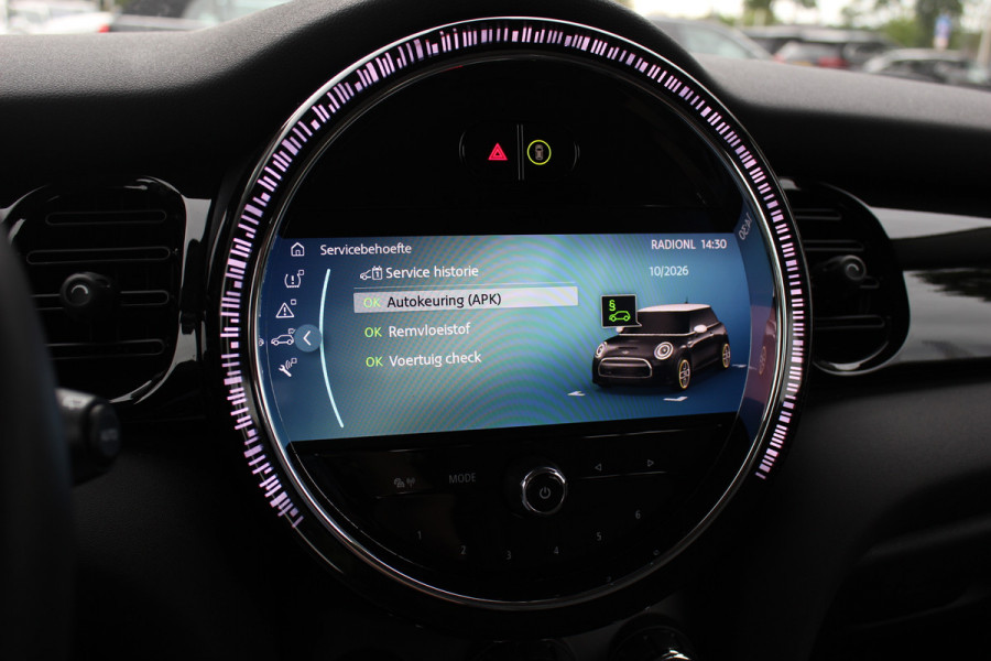 MINI Mini Electric Camden Edition 33 kWh / SoH 95,2% / CarPlay / Half Leder / Parkeerhulp achter / 16'' / Stoelverwarming / DAB / Cruise Control