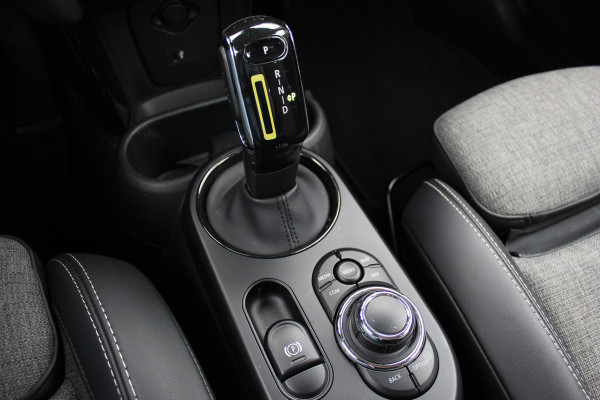 MINI Mini Electric Camden Edition 33 kWh / SoH 95,2% / CarPlay / Half Leder / Parkeerhulp achter / 16'' / Stoelverwarming / DAB / Cruise Control