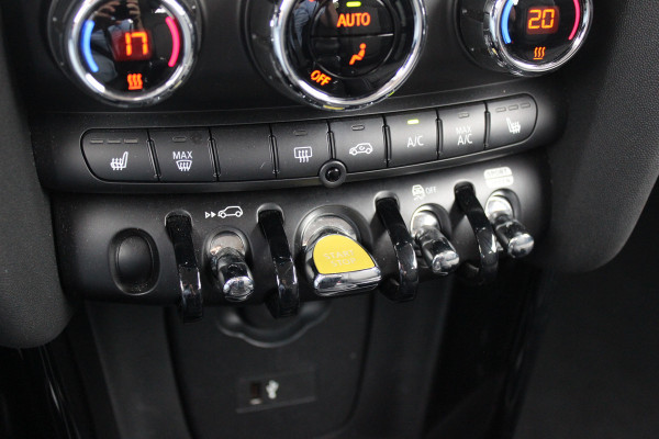MINI Mini Electric Camden Edition 33 kWh / SoH 95,2% / CarPlay / Half Leder / Parkeerhulp achter / 16'' / Stoelverwarming / DAB / Cruise Control